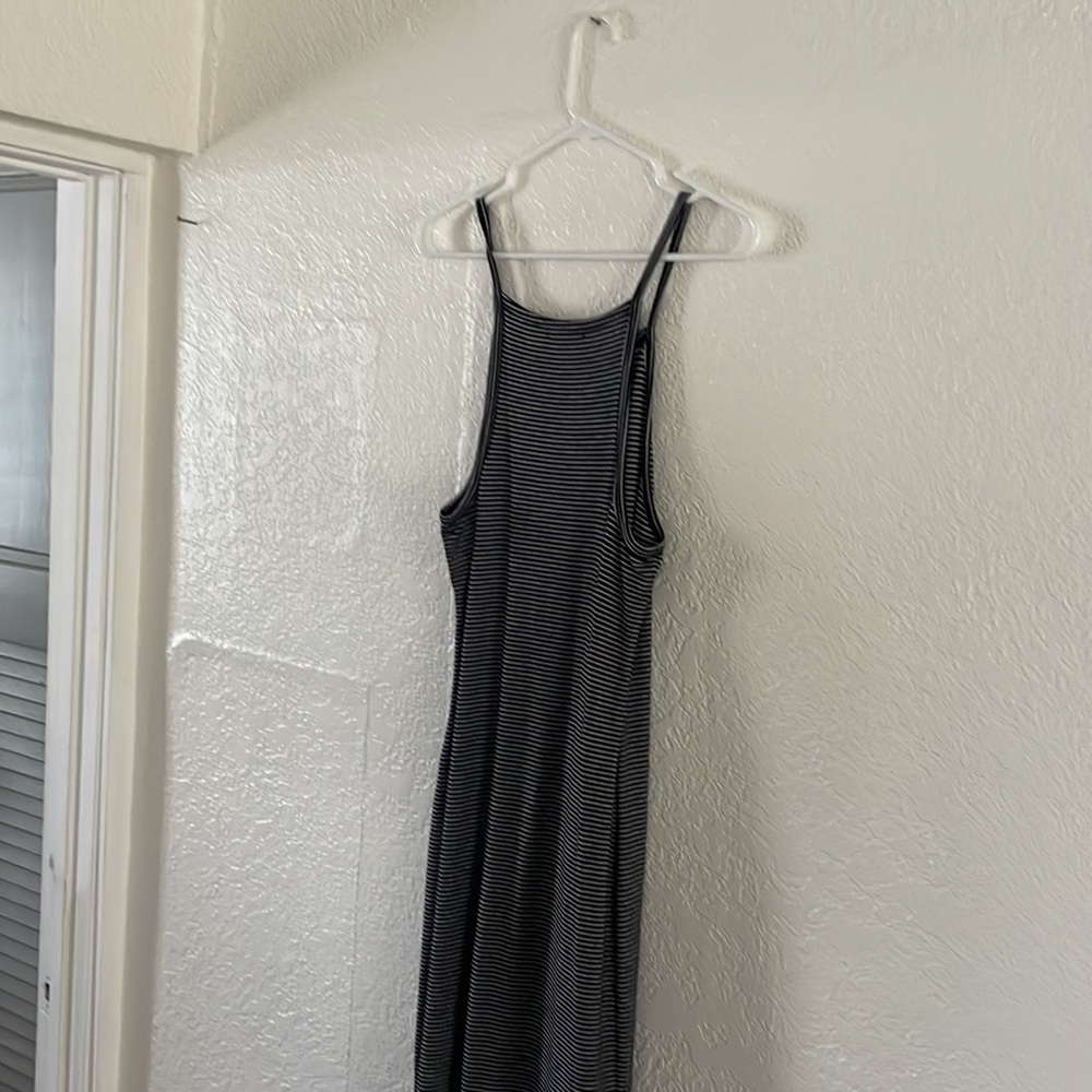 Dress - Picture 5 of 6